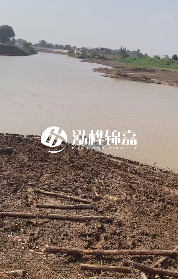 打松木樁施工用什么機(jī)械最好-松木樁施工技術(shù)要求？